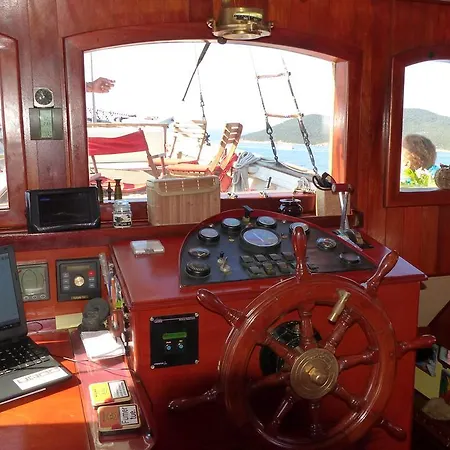 Botel Le Suzanna