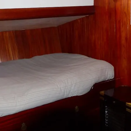 Le Suzanna Bådhotel *